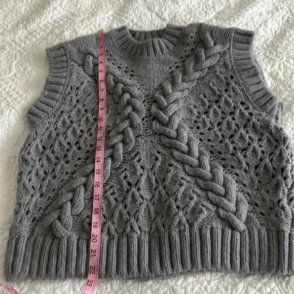 Zara Charcoal Gray Braided Cable Knit Sleeveless Crewneck Sweater Vest - Picture 4 of 8